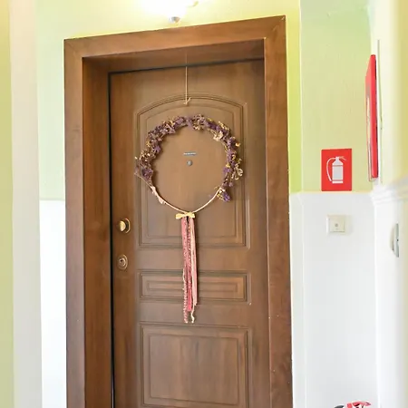 Greg's Cozy Apartment, Up To 4 Guests In Kalamaria * Салоники