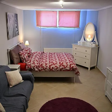 Greg's Cozy Apartment, Up To 4 Guests In Kalamaria Saloniki