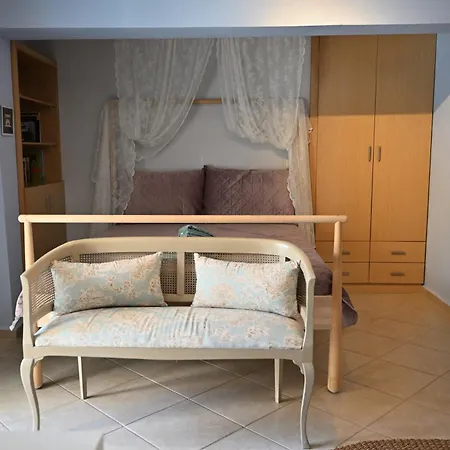 Greg's Cozy Apartment, Up To 4 Guests In Kalamaria Apartament Saloniki