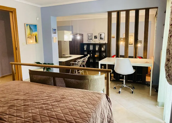Greg's Cozy Apartment, Up To 4 Guests In Kalamaria Salonic