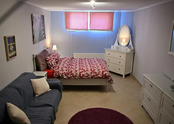 Greg's Cozy Apartment, Up To 4 Guests In Kalamaria Salonic