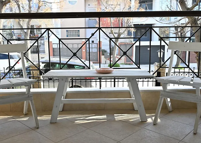 Greg's Cozy Apartment, Up To 4 Guests In Kalamaria *