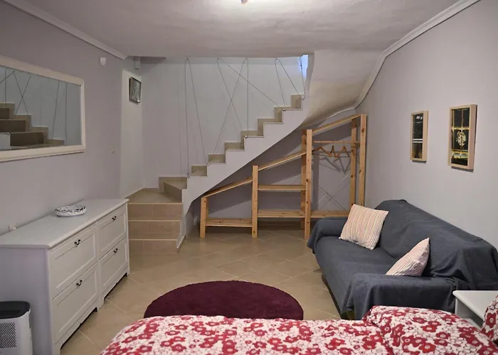 Greg's Cozy Apartment, Up To 4 Guests In Kalamaria * Tesalónica